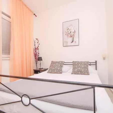 Dusica Apartments * Tribunj (Sibenik-Knin)